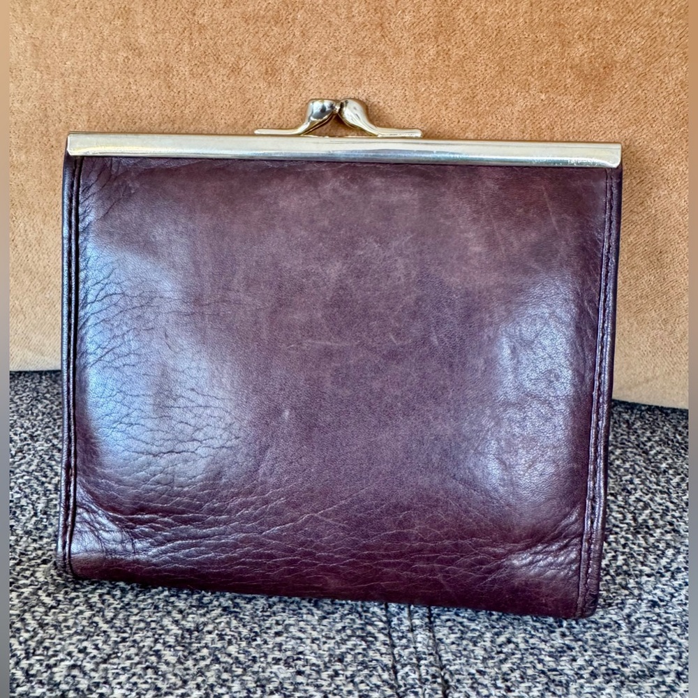 Bally Two-Tone Leather Kiss-lock Wallet - Picture 3 of 14
